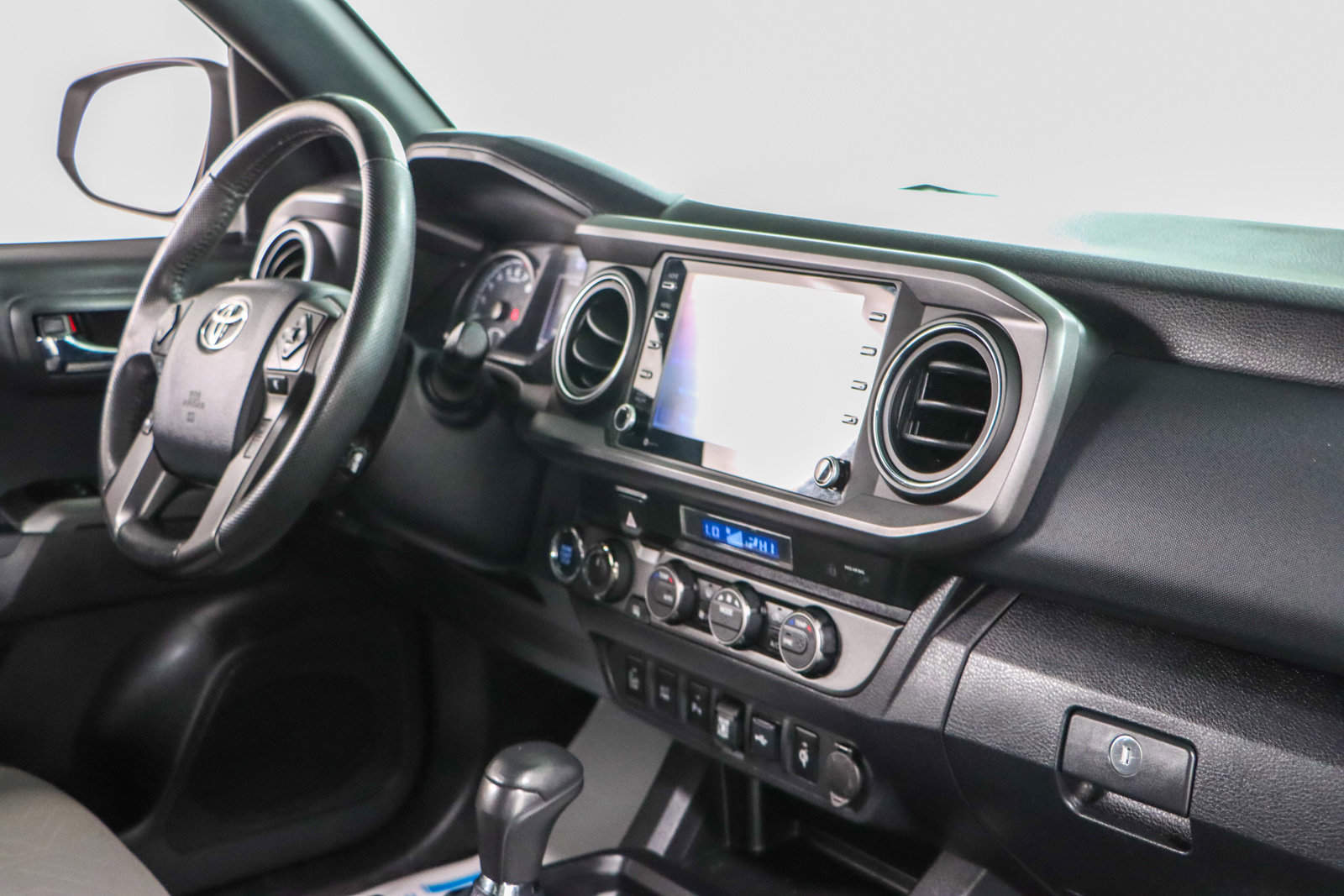 Used 2023 Toyota Tacoma TRD Off-Road image 26