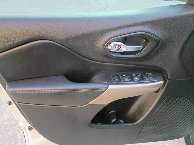 Used 2018 Jeep Cherokee Limited image 22