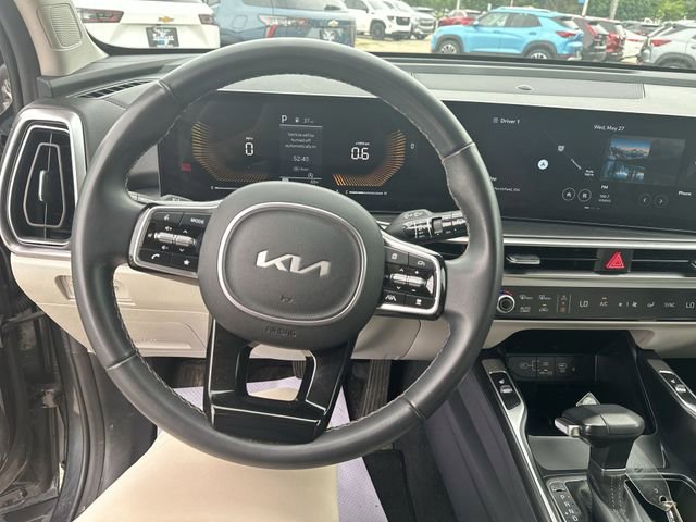 Used 2025 Kia Sorento S AWD/4WD image 14