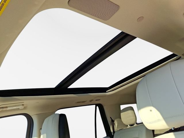 New 2027 Lincoln Navigator Reserve AWD/4WD image 12