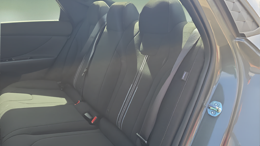 Certified 2026 Hyundai Elantra Sport FWD image 9