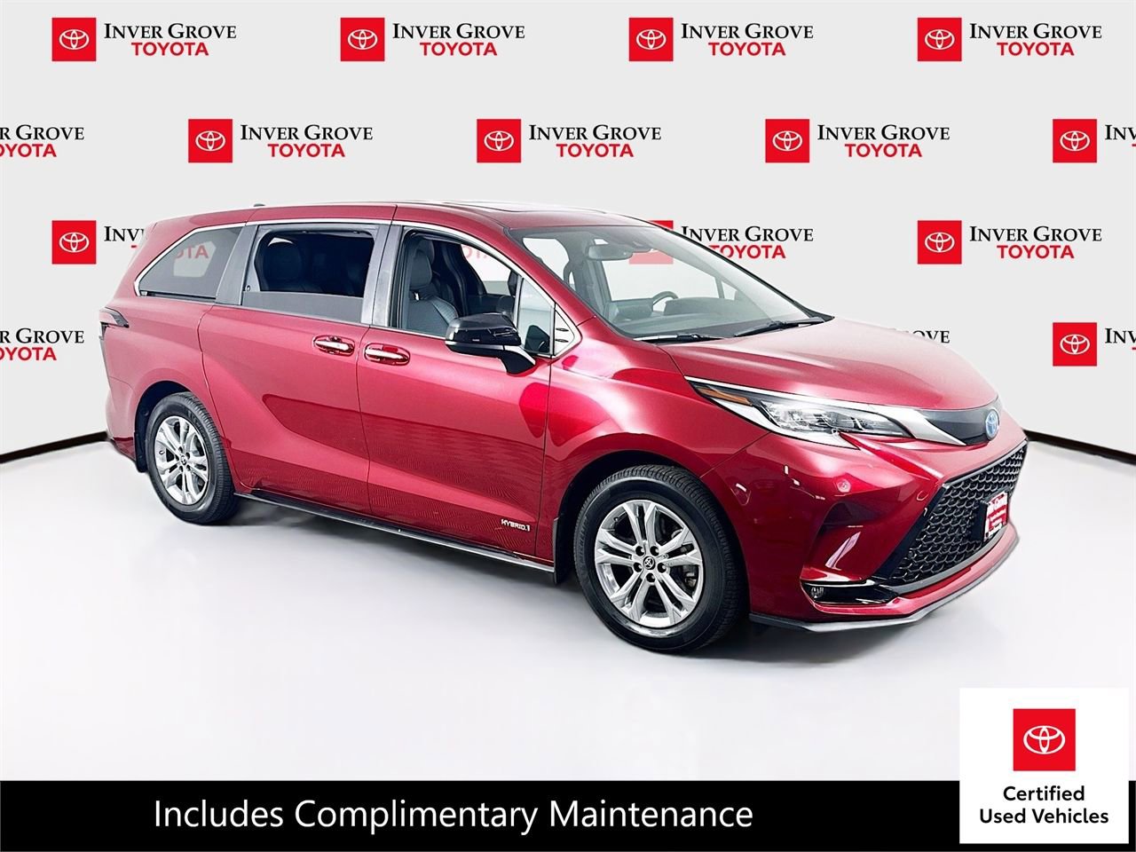 Certified 2021 Toyota Sienna XSE image 3
