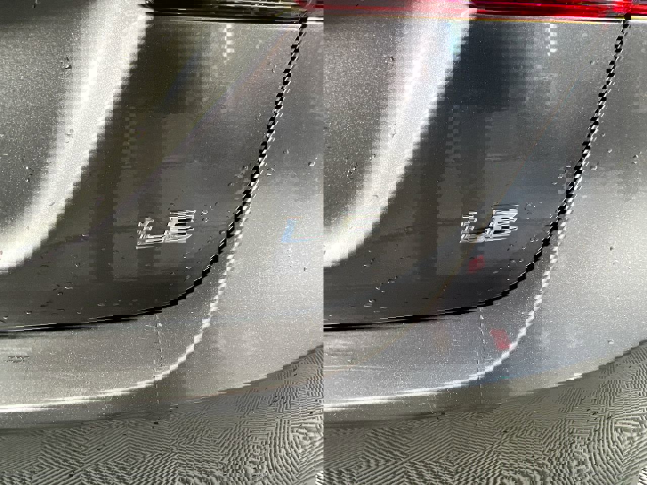 Used 2019 Toyota Camry LE image 6