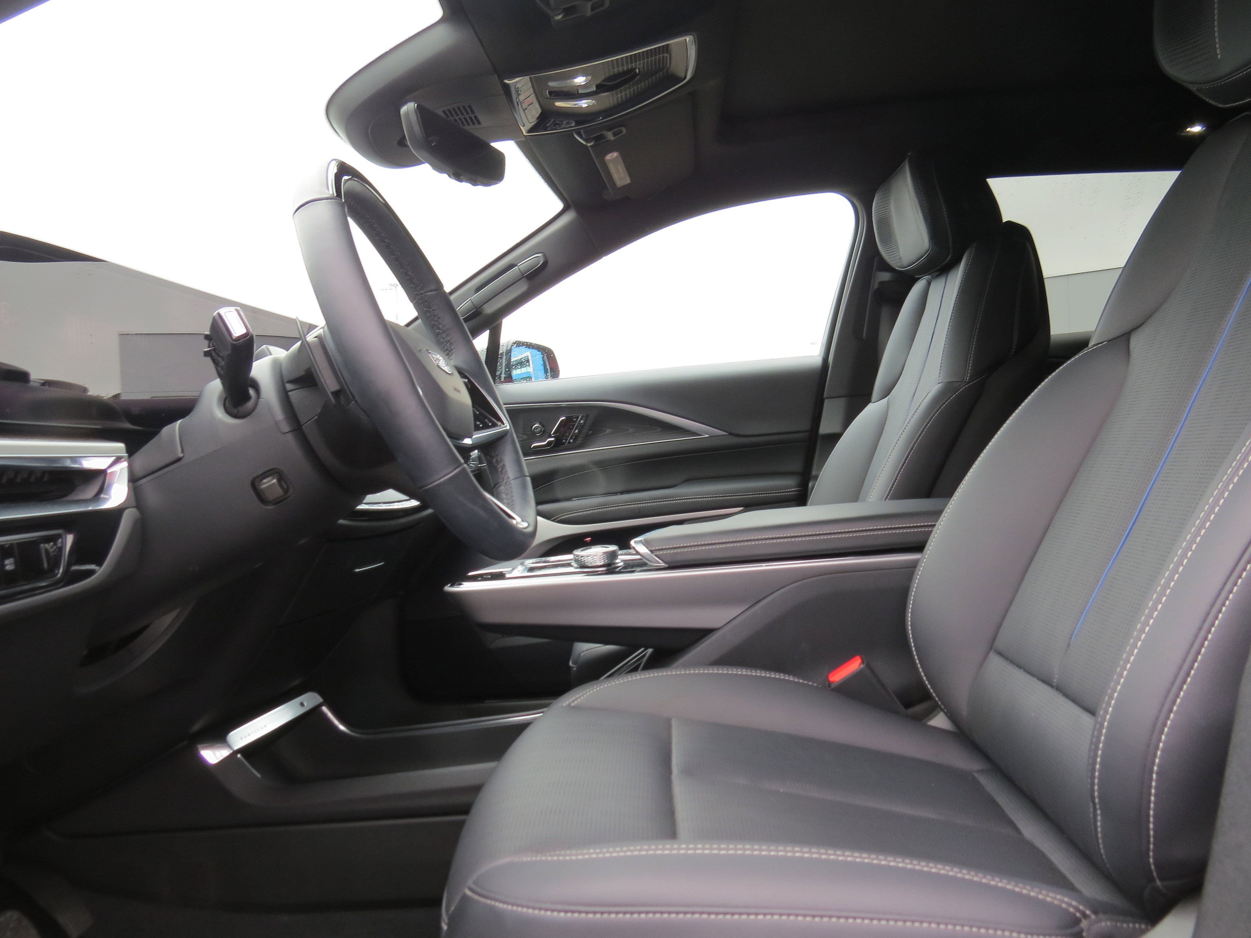 New 2025 Cadillac Lyriq Sport image 17