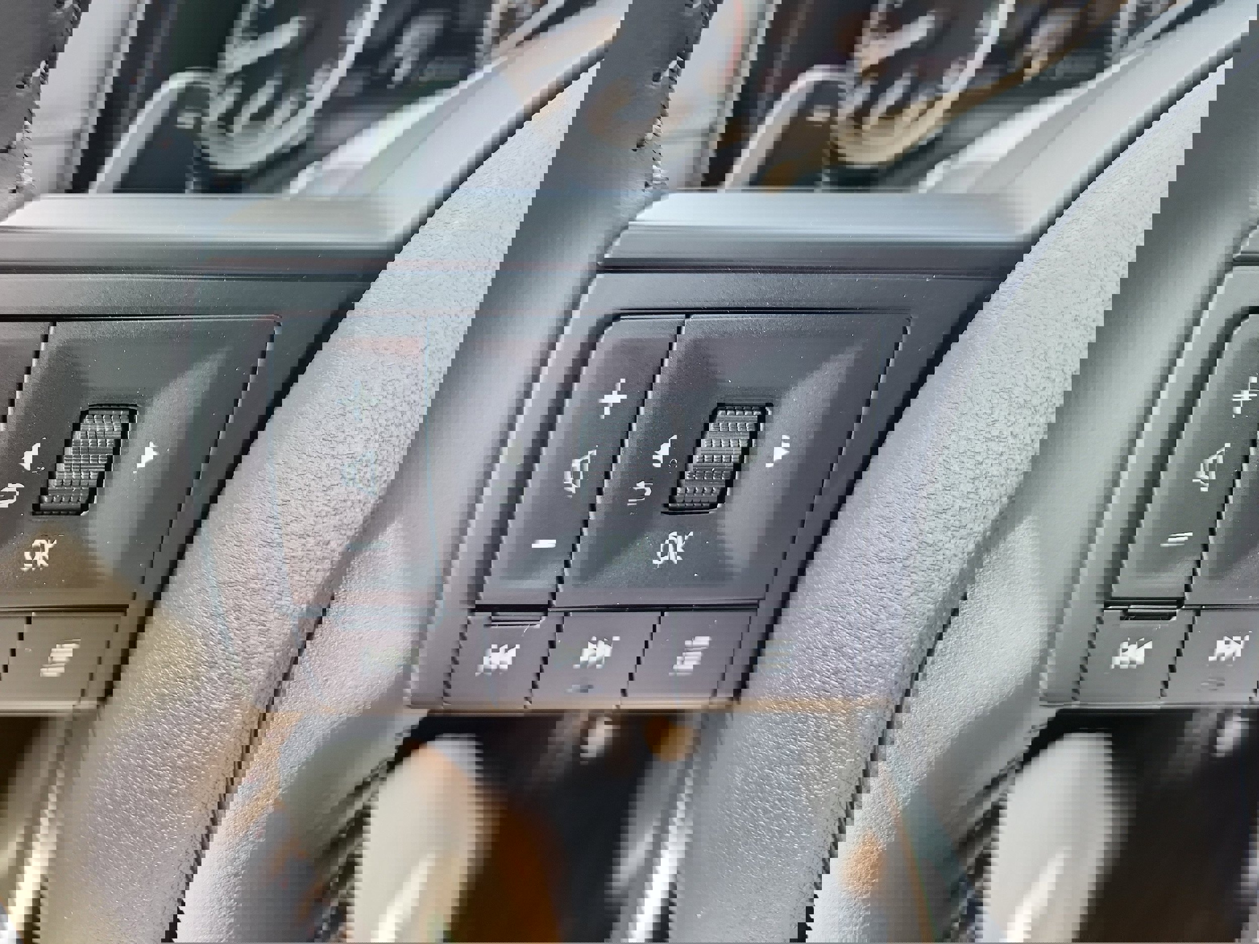 New 2025 Nissan Pathfinder SV image 19