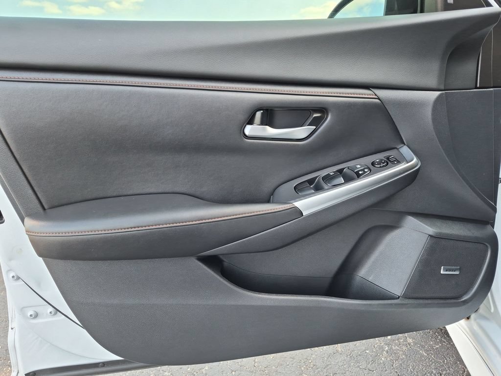 Used 2021 Nissan Sentra SR w/ SR Premium Package FWD image 13