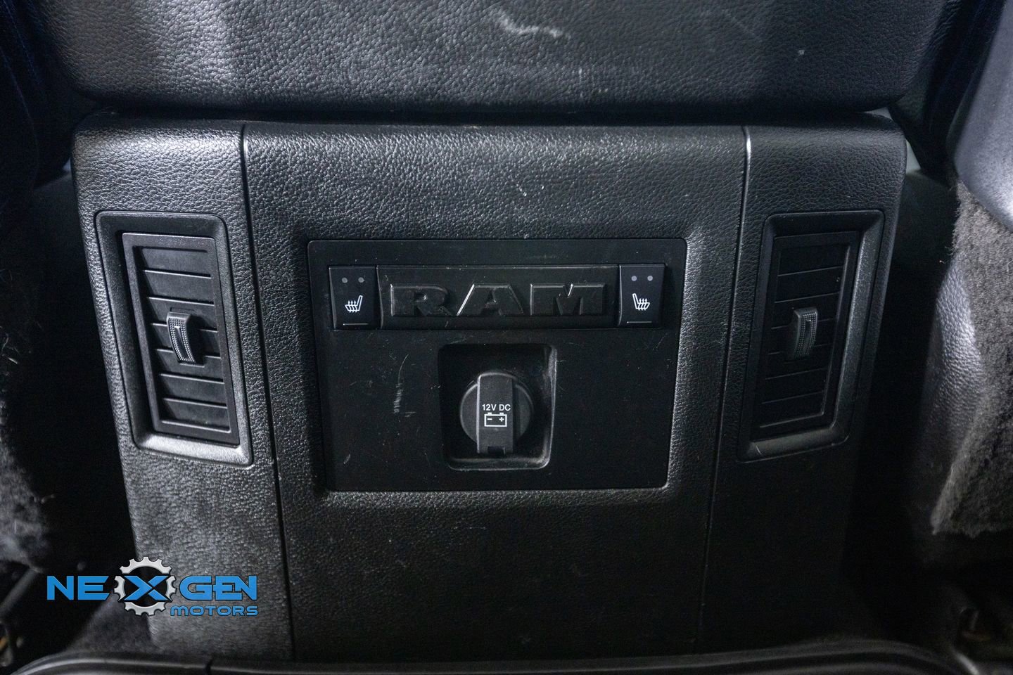 Used 2018 RAM 2500 Limited AWD/4WD image 30
