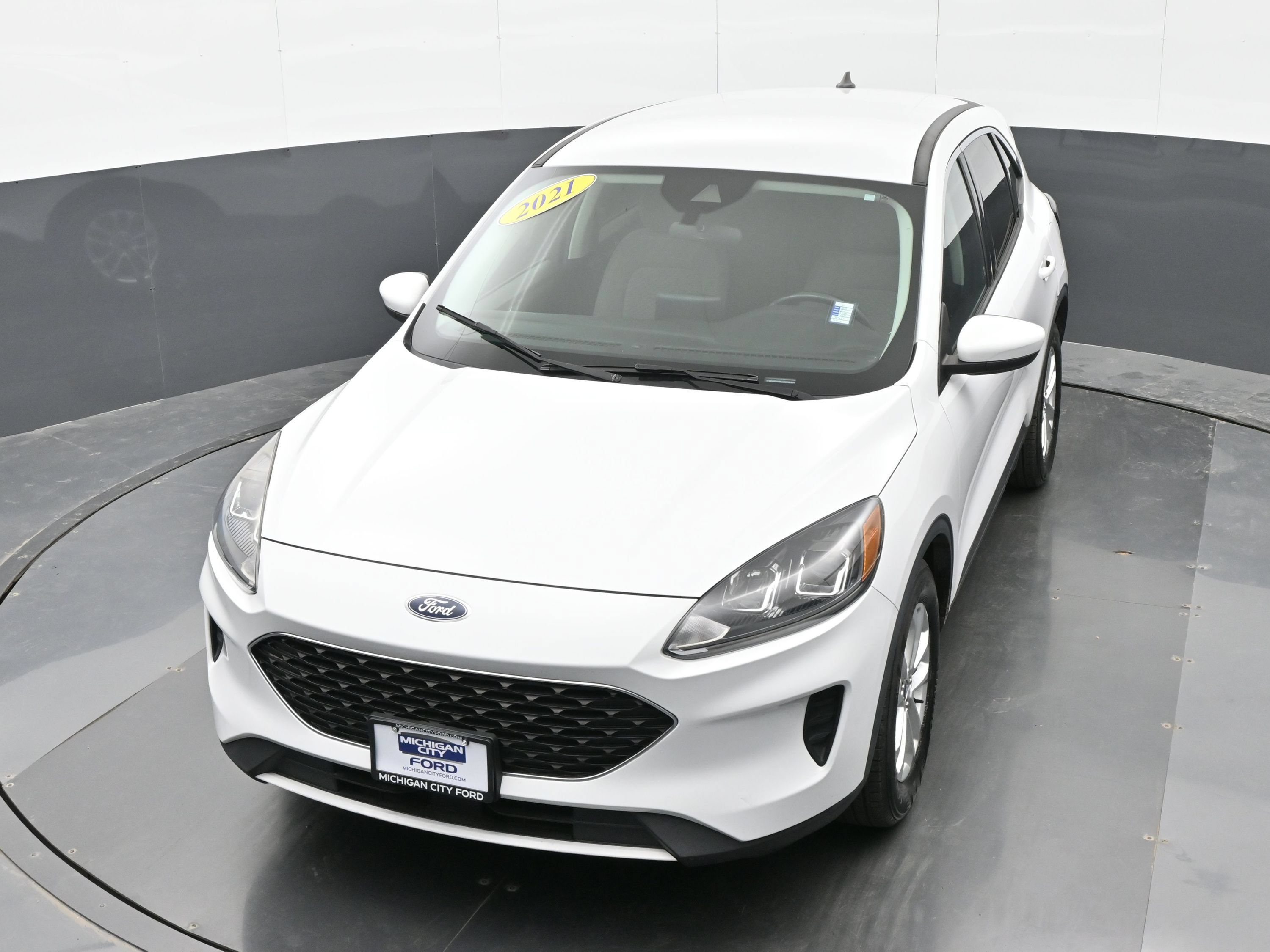 Used 2021 Ford Escape SE w/ Convenience Package FWD image 43