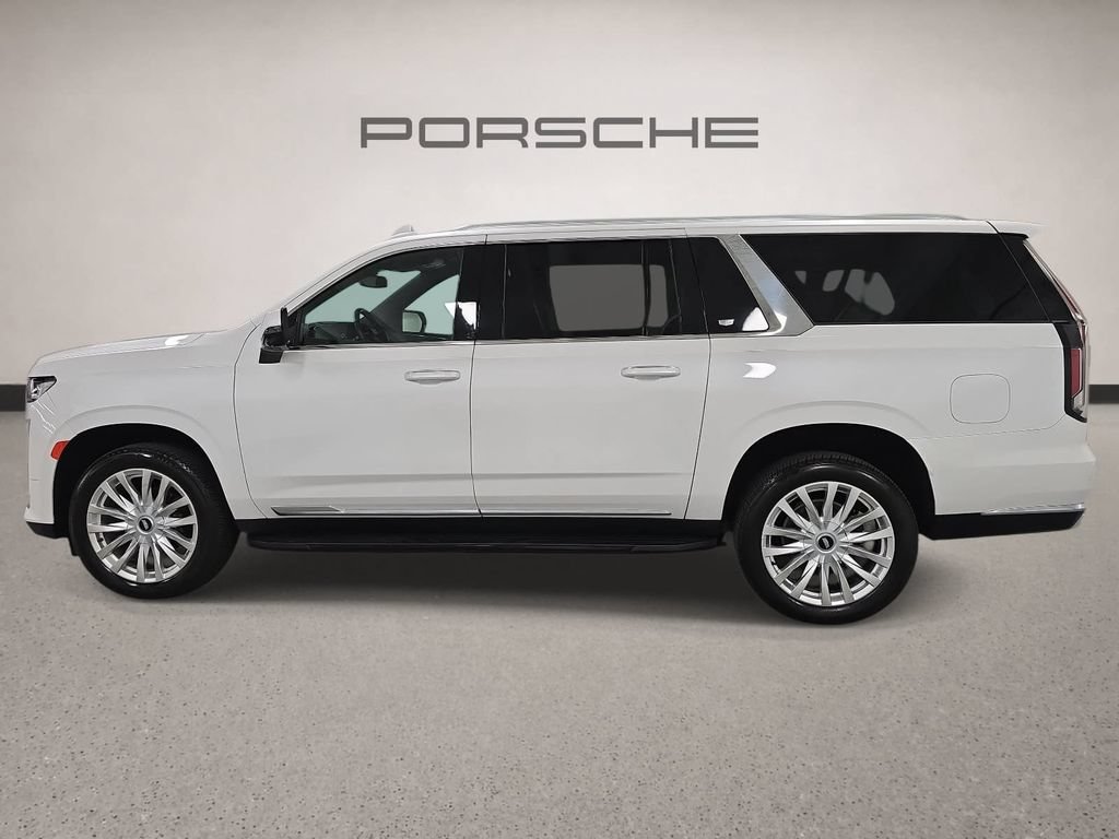 Used 2023 Cadillac Escalade ESV Luxury AWD/4WD image 2