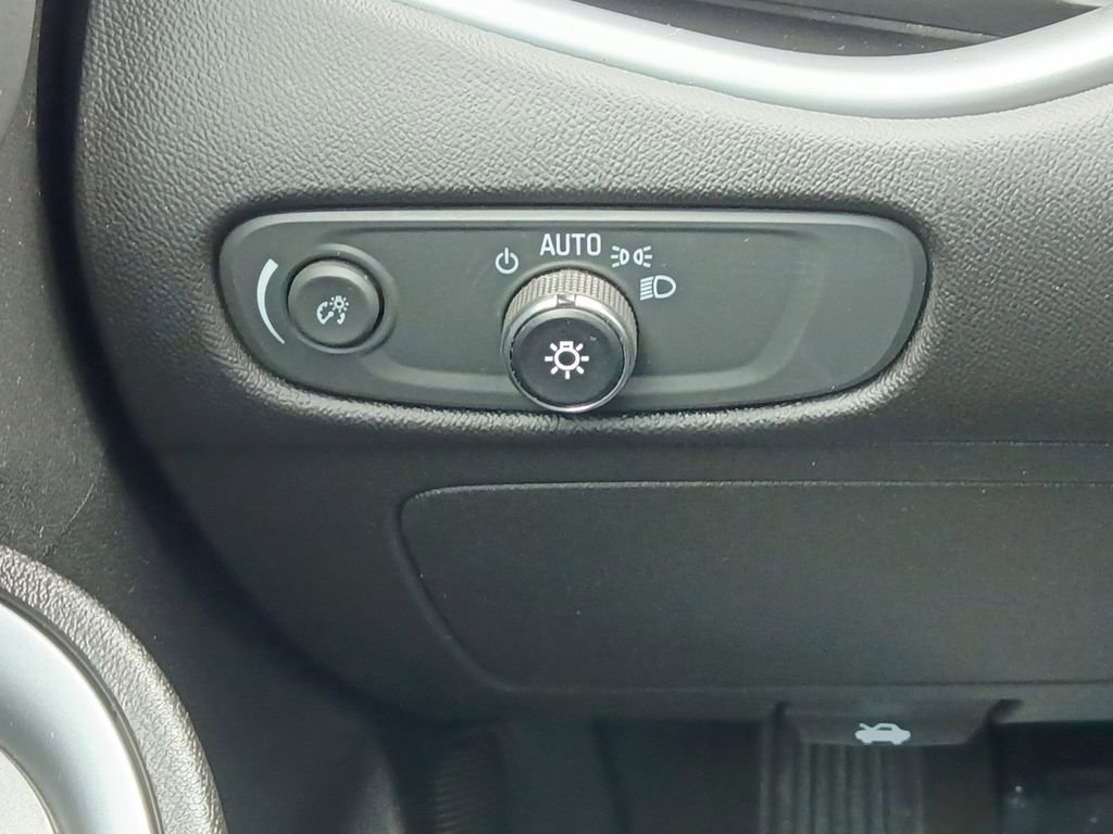 Used 2024 Chevrolet Malibu LT FWD image 12