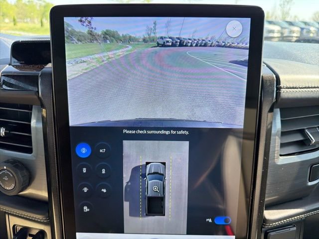 Used 2023 Ford F150 Lightning Platinum AWD/4WD image 39