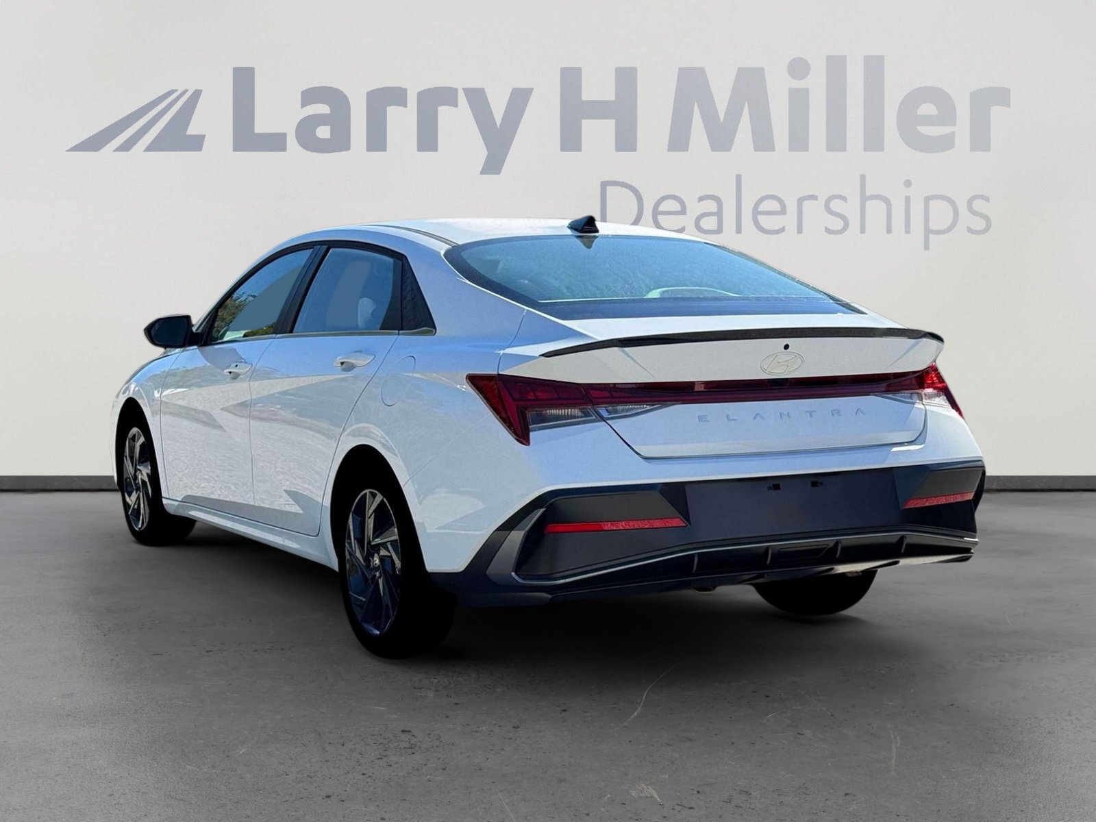 New 2026 Hyundai Elantra SEL Sport FWD image 5