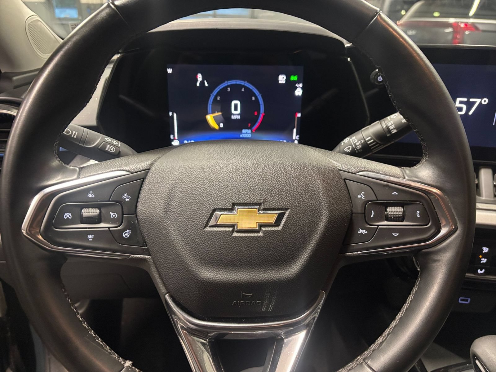 Used 2025 Chevrolet Trax LT w/ LT Convenience Package FWD image 26