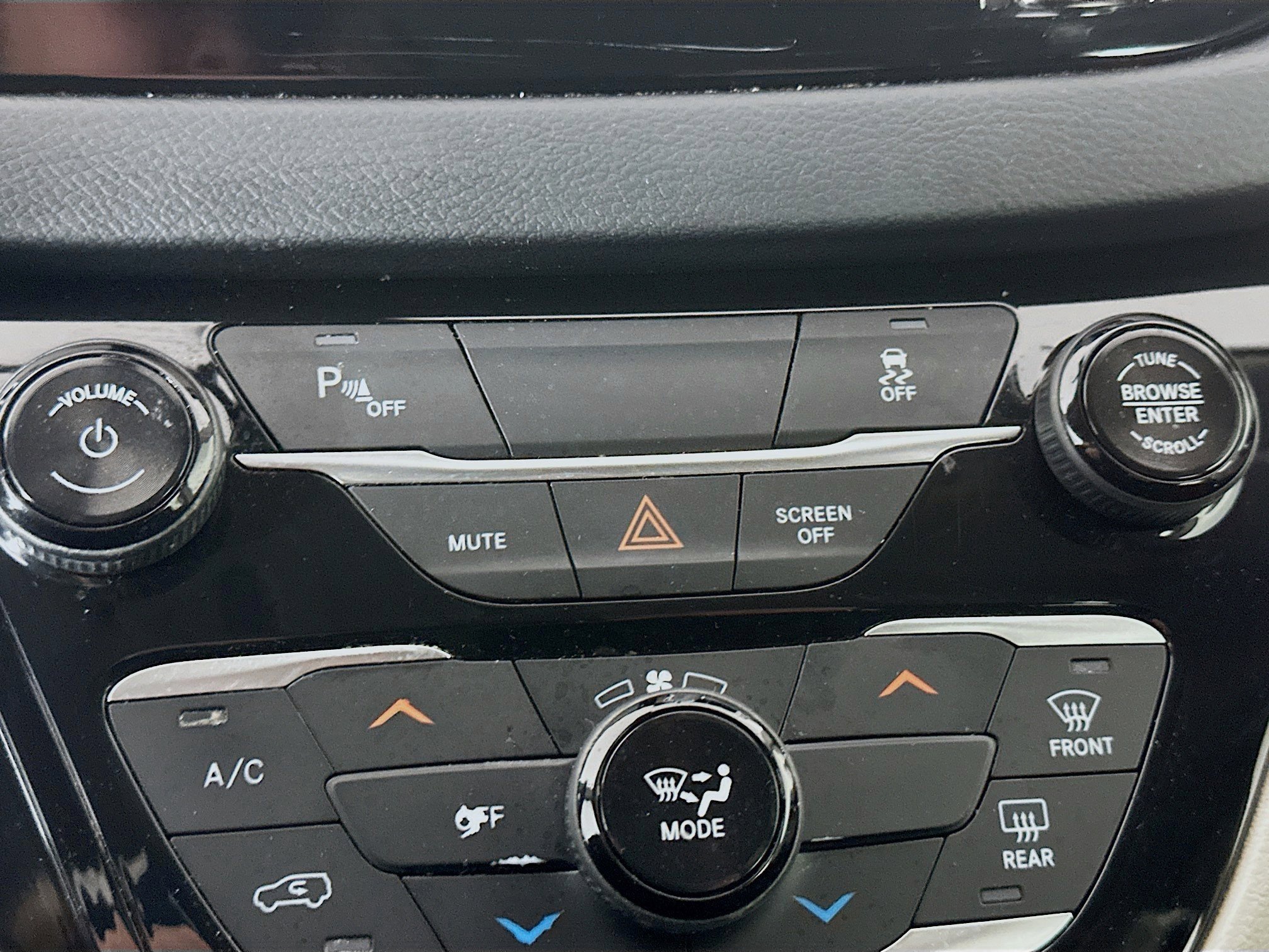 Used 2018 Chrysler Pacifica L image 22