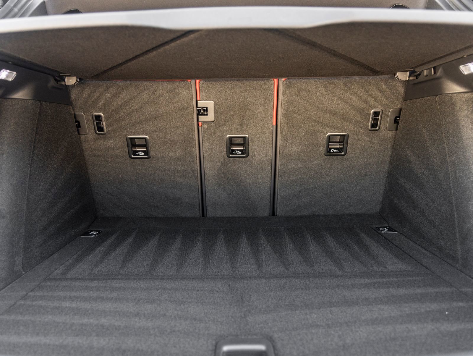 New 2026 Porsche Macan S AWD/4WD image 40