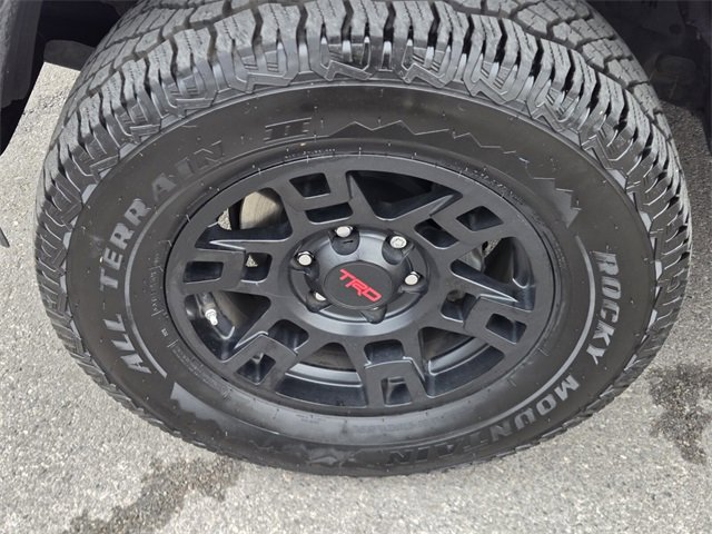 Used 2019 Toyota Tacoma TRD Off-Road image 9