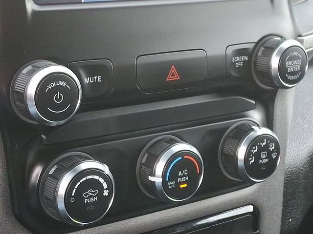 Used 2024 RAM 2500 Tradesman w/ Chrome Appearance Group image 17