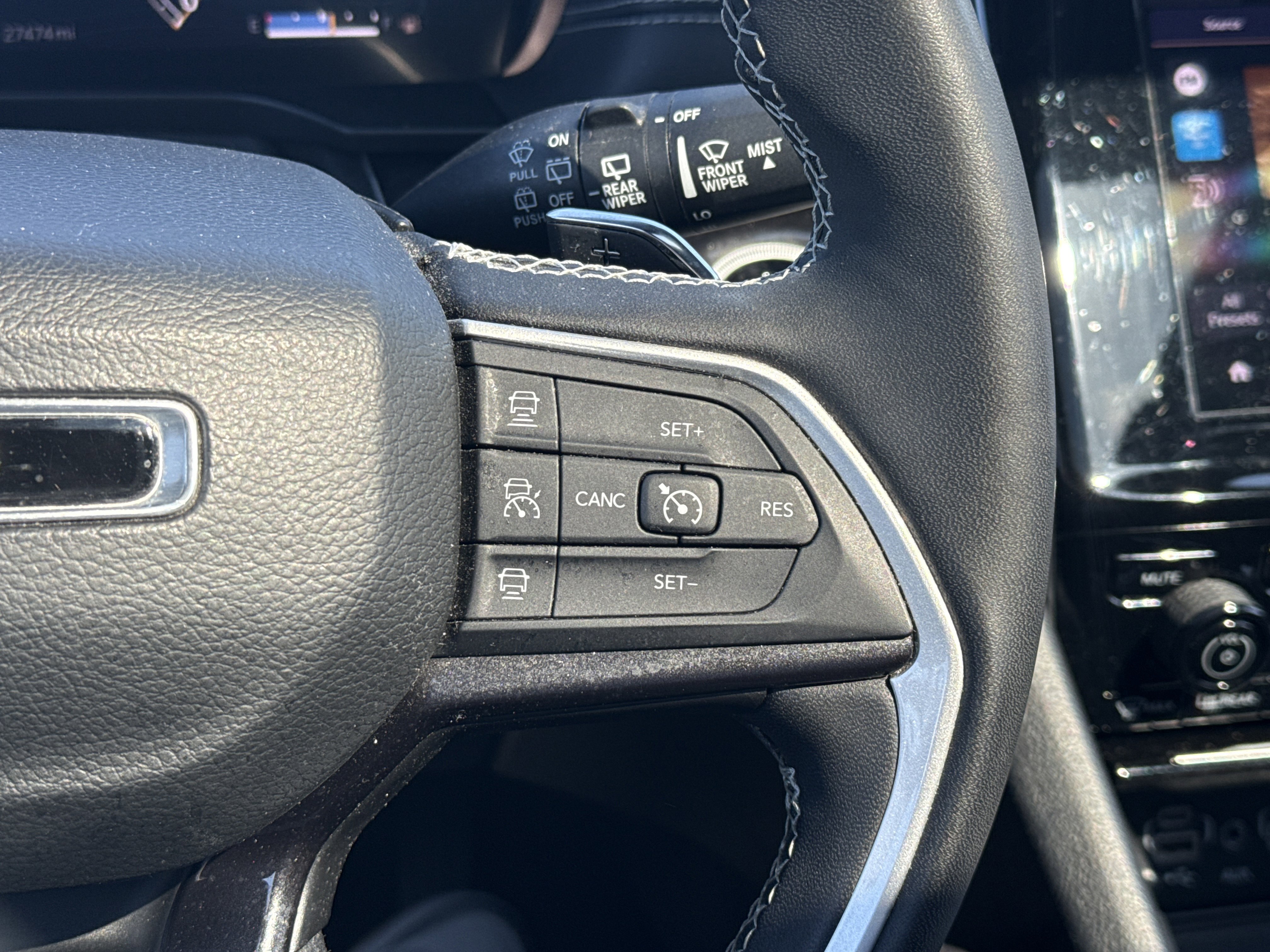 Used 2023 Jeep Grand Cherokee Altitude image 20