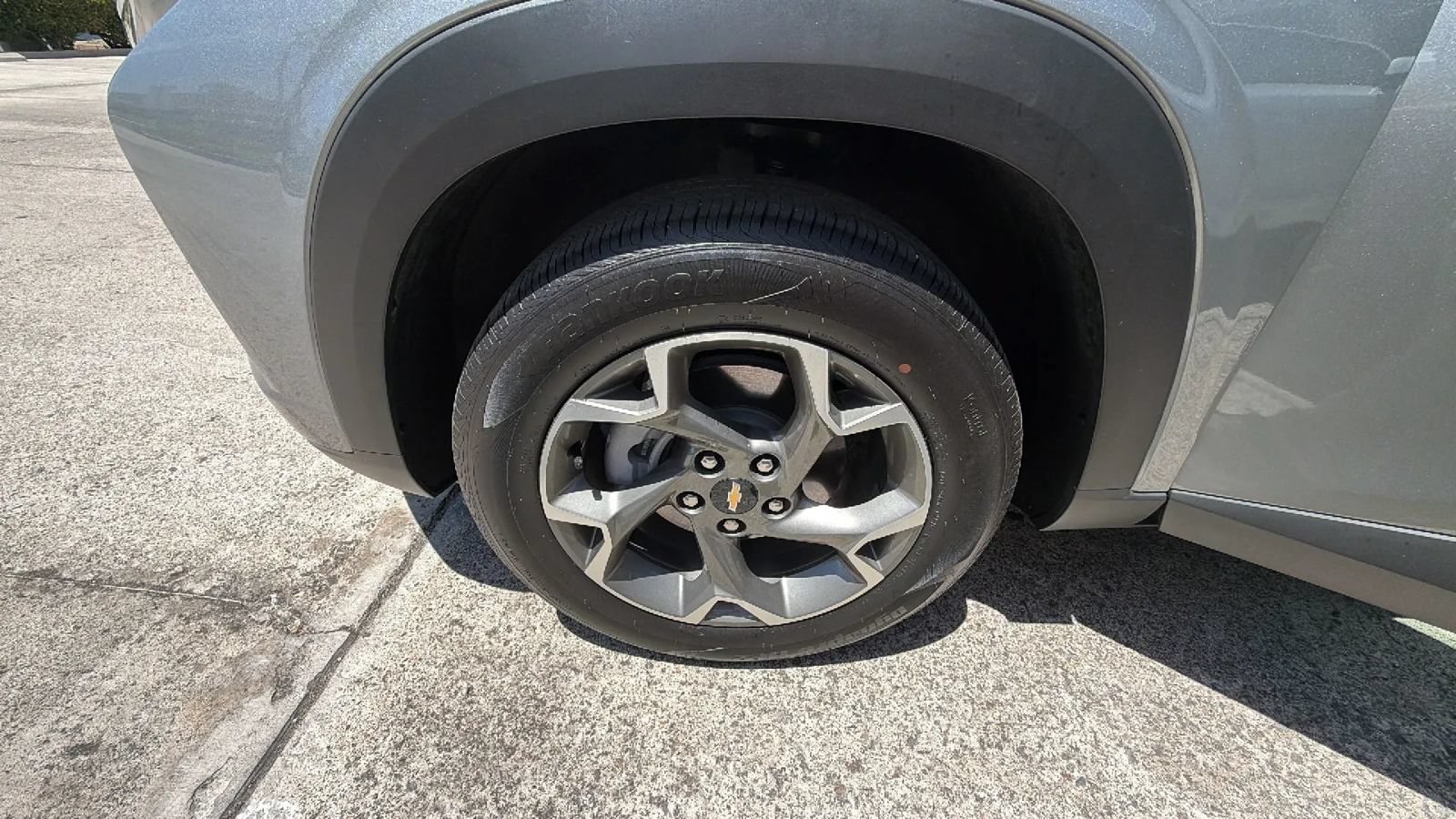 Used 2026 Chevrolet Trax LT FWD image 14