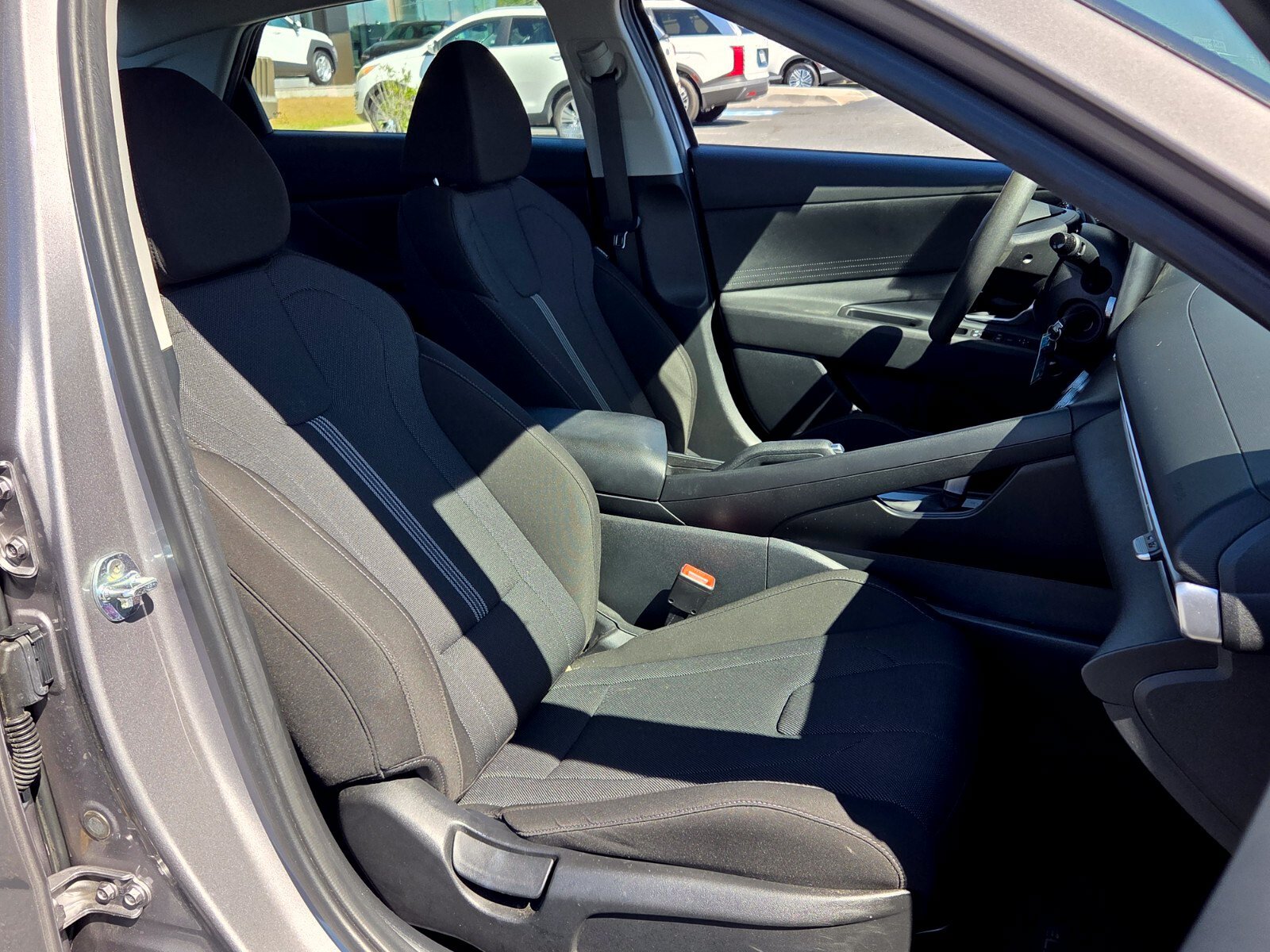 Used 2024 Hyundai Elantra SE FWD image 14