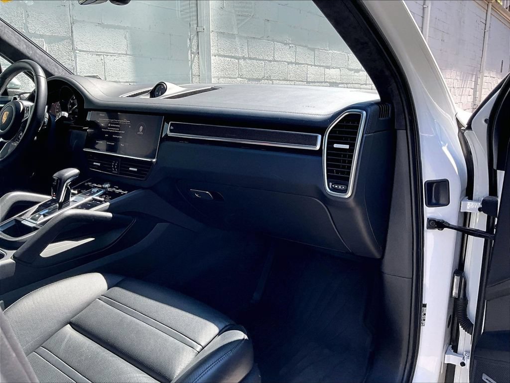 Certified 2023 Porsche Cayenne Platinum Edition AWD/4WD image 19