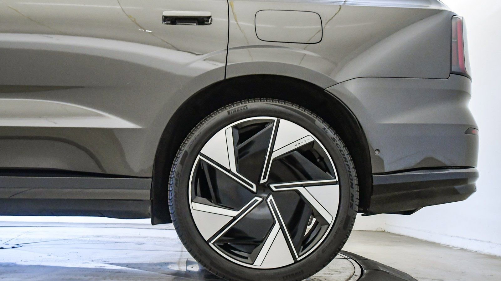 Certified 2025 Volvo EX90 Ultra image 11