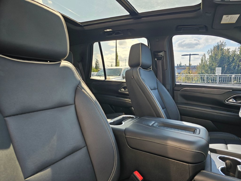 Used 2022 GMC Yukon SLT w/ SLT Luxury Package AWD/4WD image 11