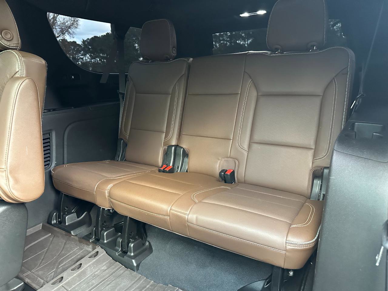 Used 2021 Chevrolet Suburban High Country RWD image 24