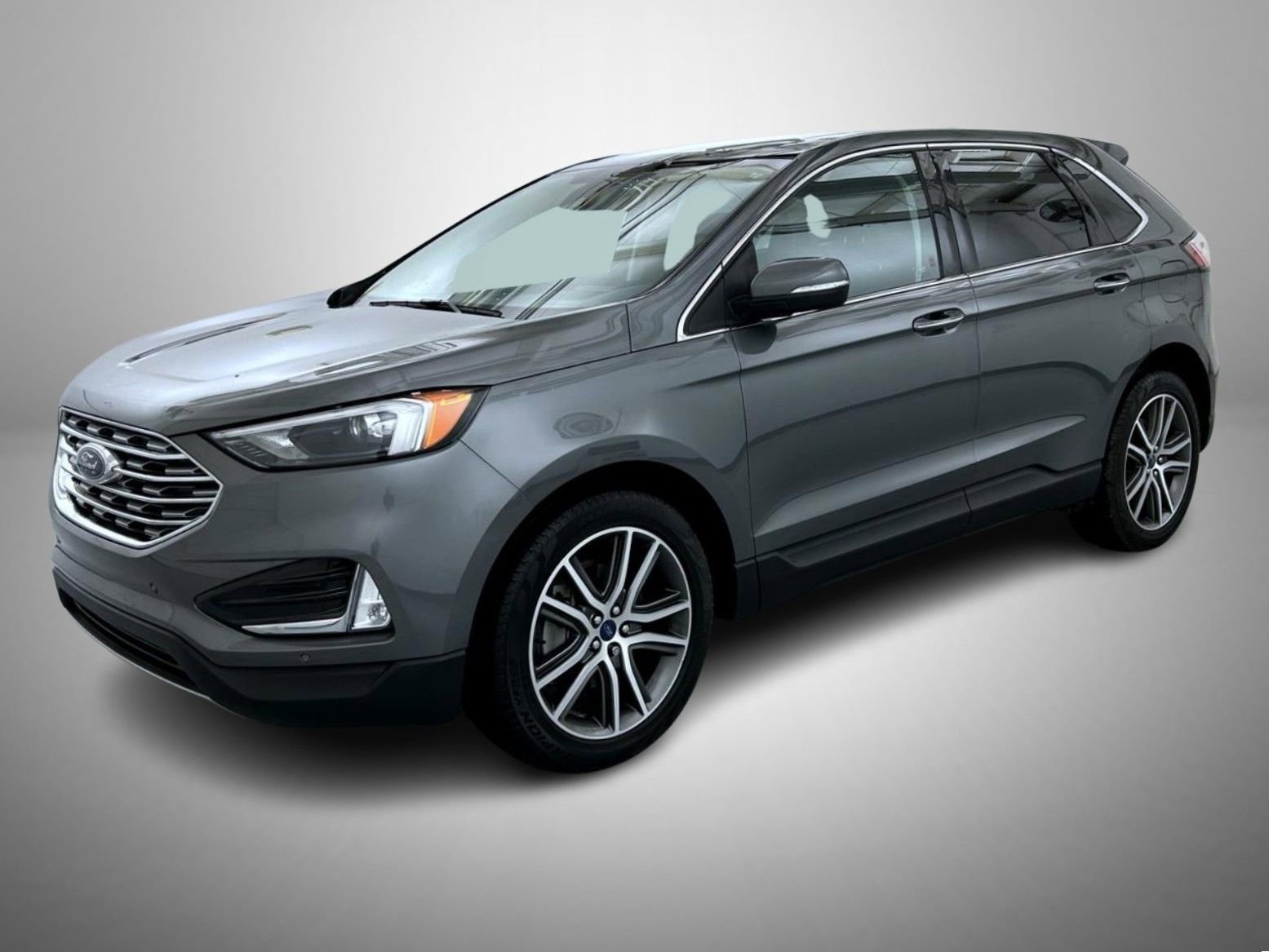 Used 2022 Ford Edge Titanium w/ Class II Trailer Tow Package AWD/4WD image 1