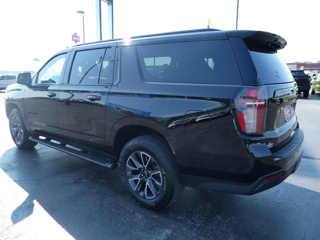 Certified 2023 Chevrolet Suburban Z71 w/ Luxury Package AWD/4WD image 9
