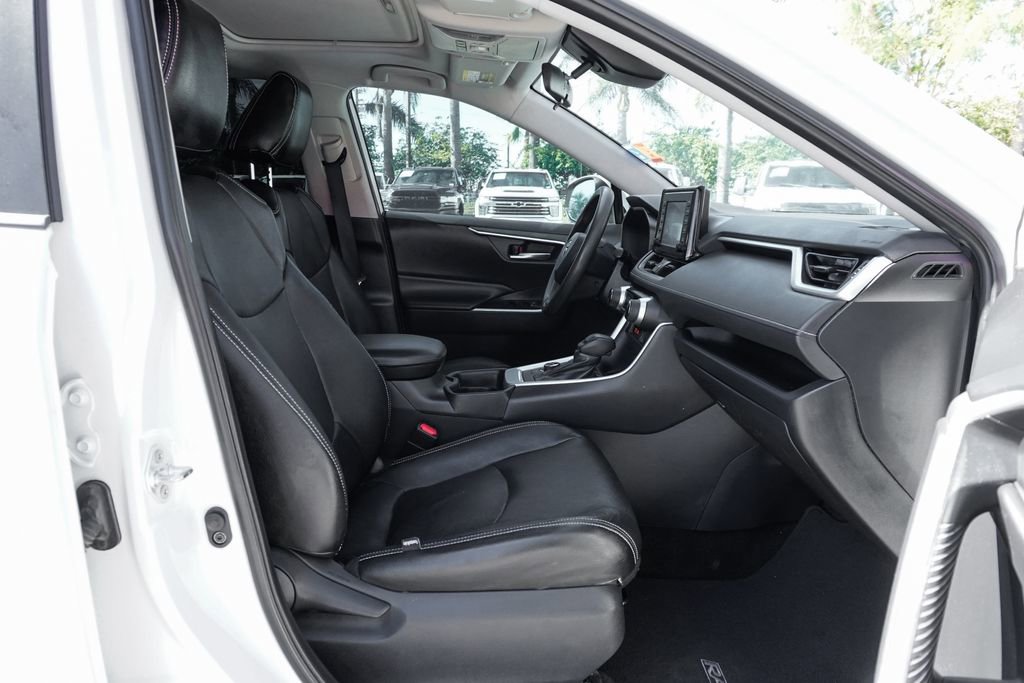 Used 2019 Toyota RAV4 XLE w/ Convenience Package image 36