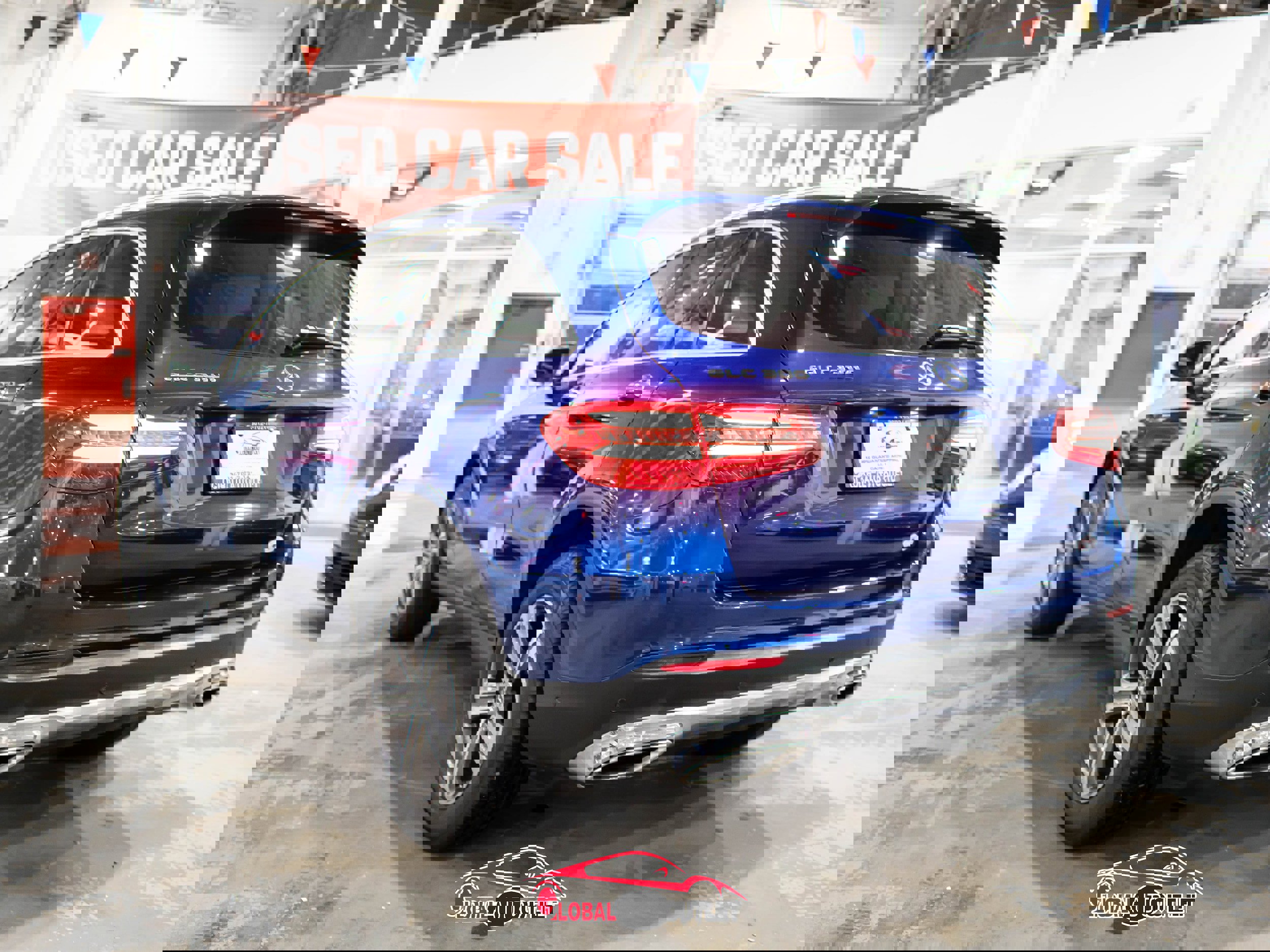 Used 2018 Mercedes-Benz GLC 300 4MATIC w/ Multimedia Package image 5