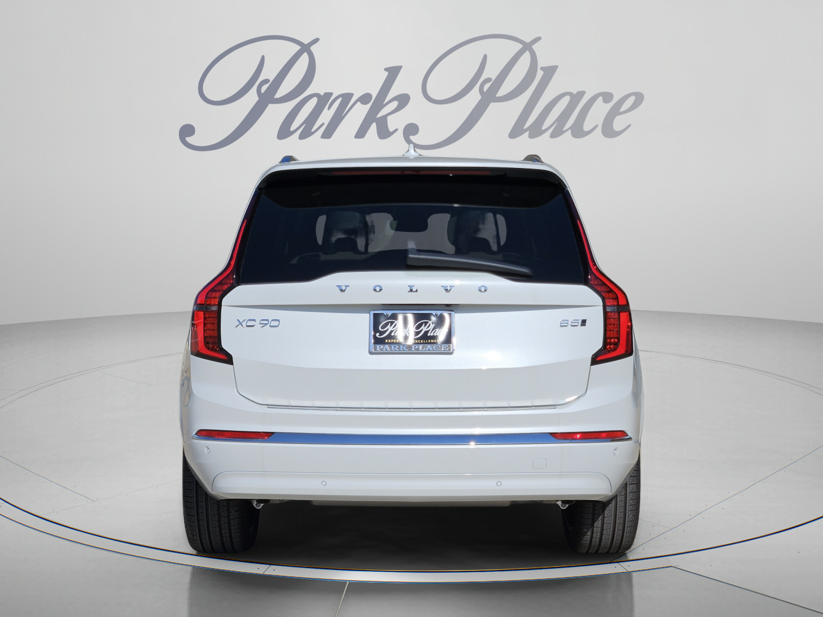 New 2026 Volvo XC90 B5 Plus w/ Protection Package Premier AWD/4WD image 4