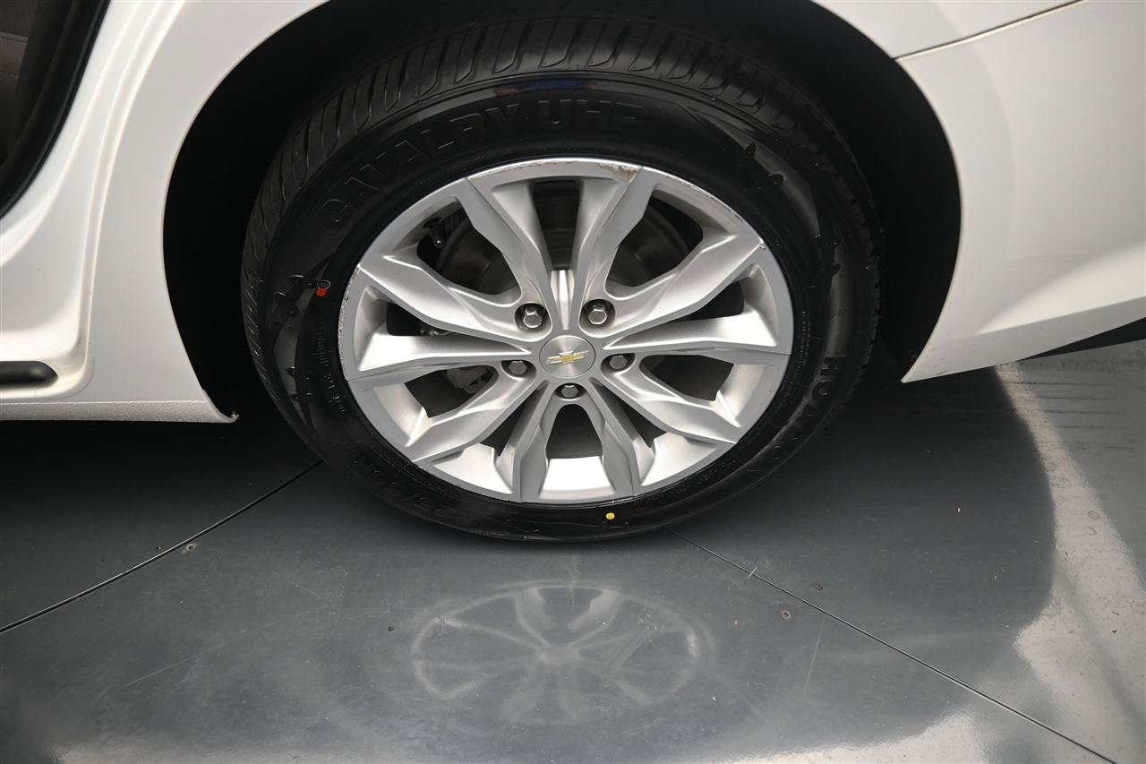 Used 2022 Chevrolet Malibu LT FWD image 18