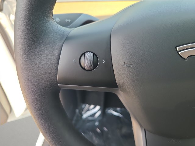 Used 2021 Tesla Model Y Long Range AWD/4WD image 26