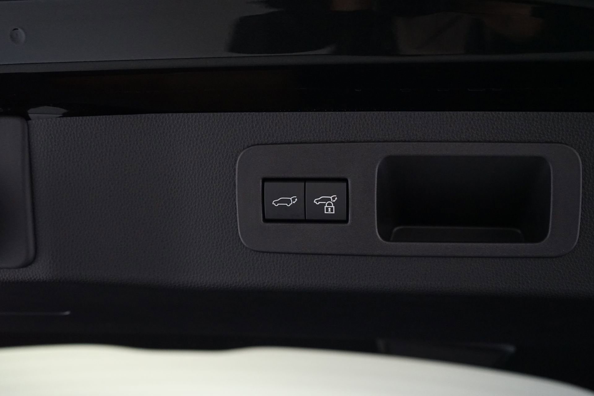 Used 2025 Lexus LX 600 4WD w/ Accessory Package (2T) image 38