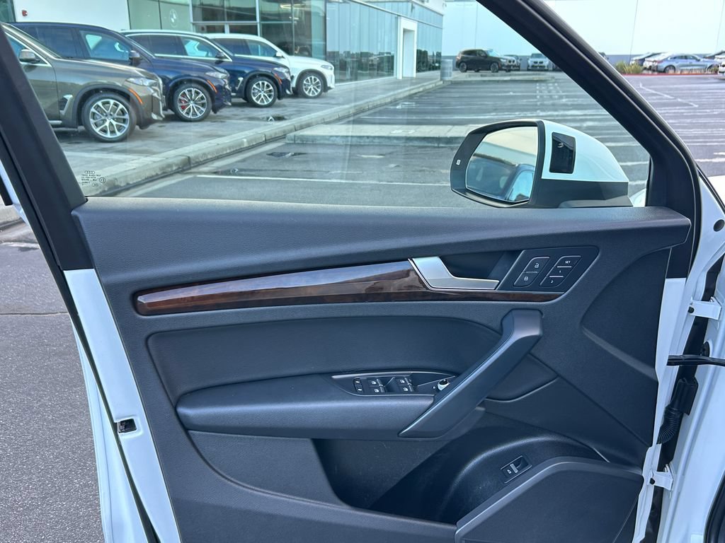 Used 2019 Audi Q5 2.0T Premium w/ Convenience Package AWD/4WD image 11