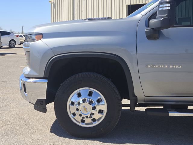 Used 2025 Chevrolet Silverado 3500 LT w/ Safety Package image 8