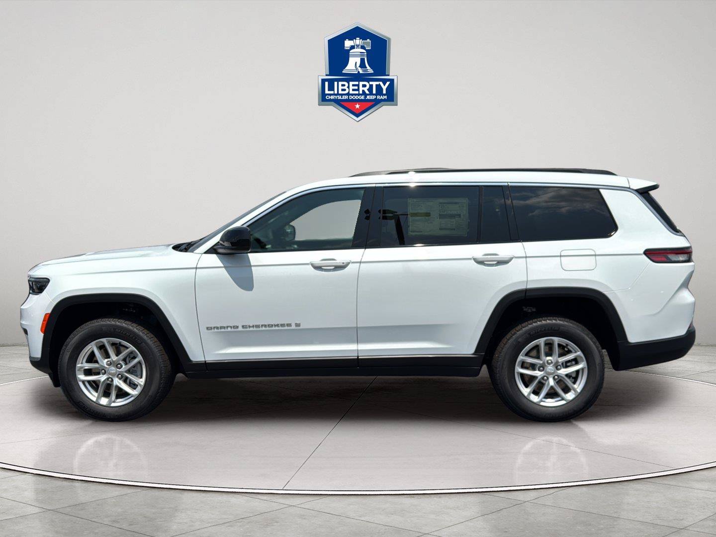 New 2026 Jeep Grand Cherokee L Laredo AWD/4WD image 5