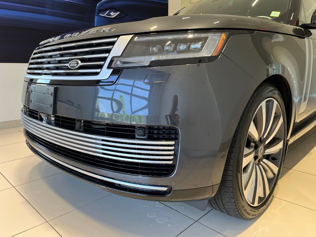 Used 2024 Land Rover Range Rover SV AWD/4WD image 13