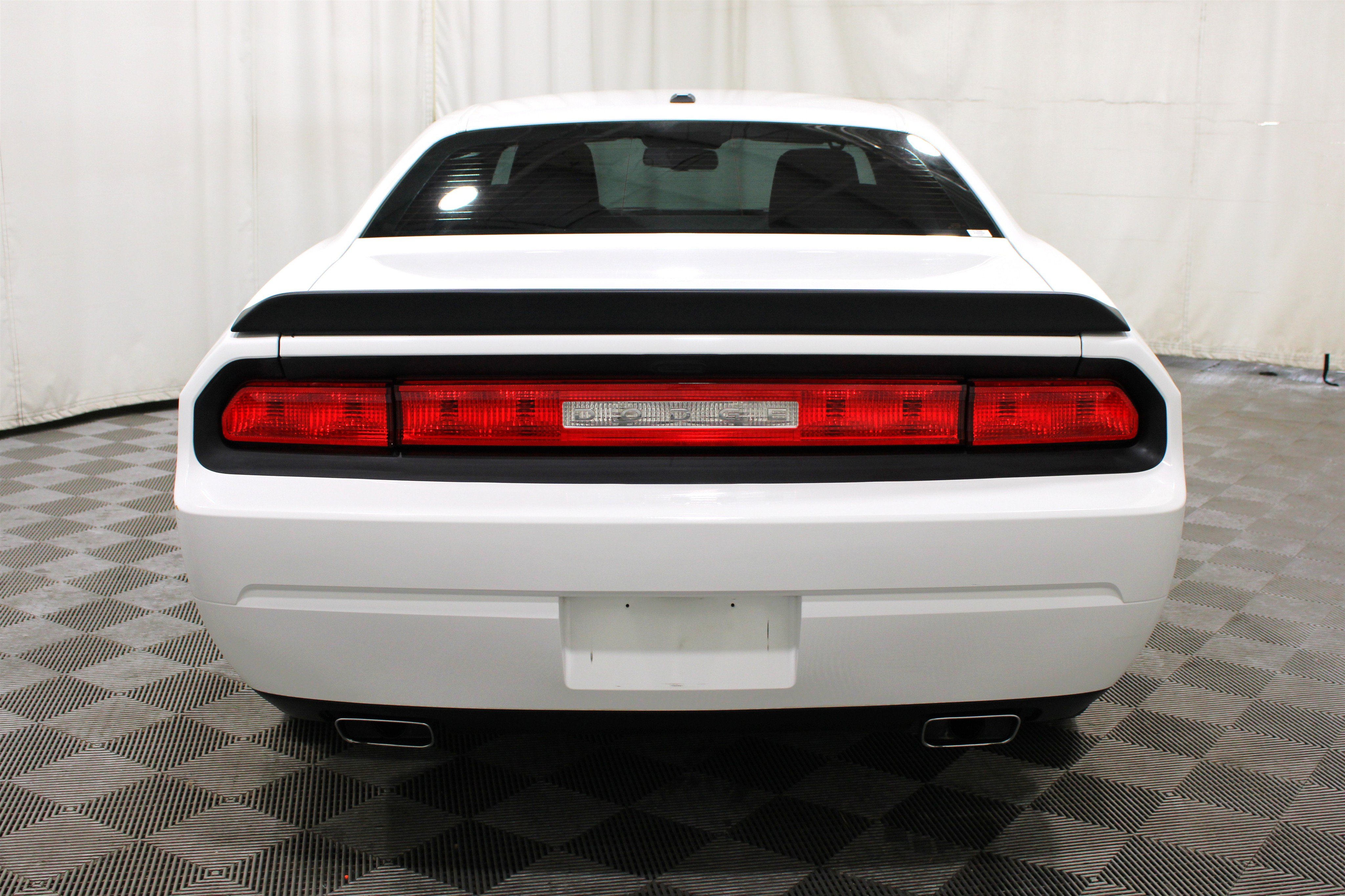 Used 2014 Dodge Challenger SXT RWD image 23