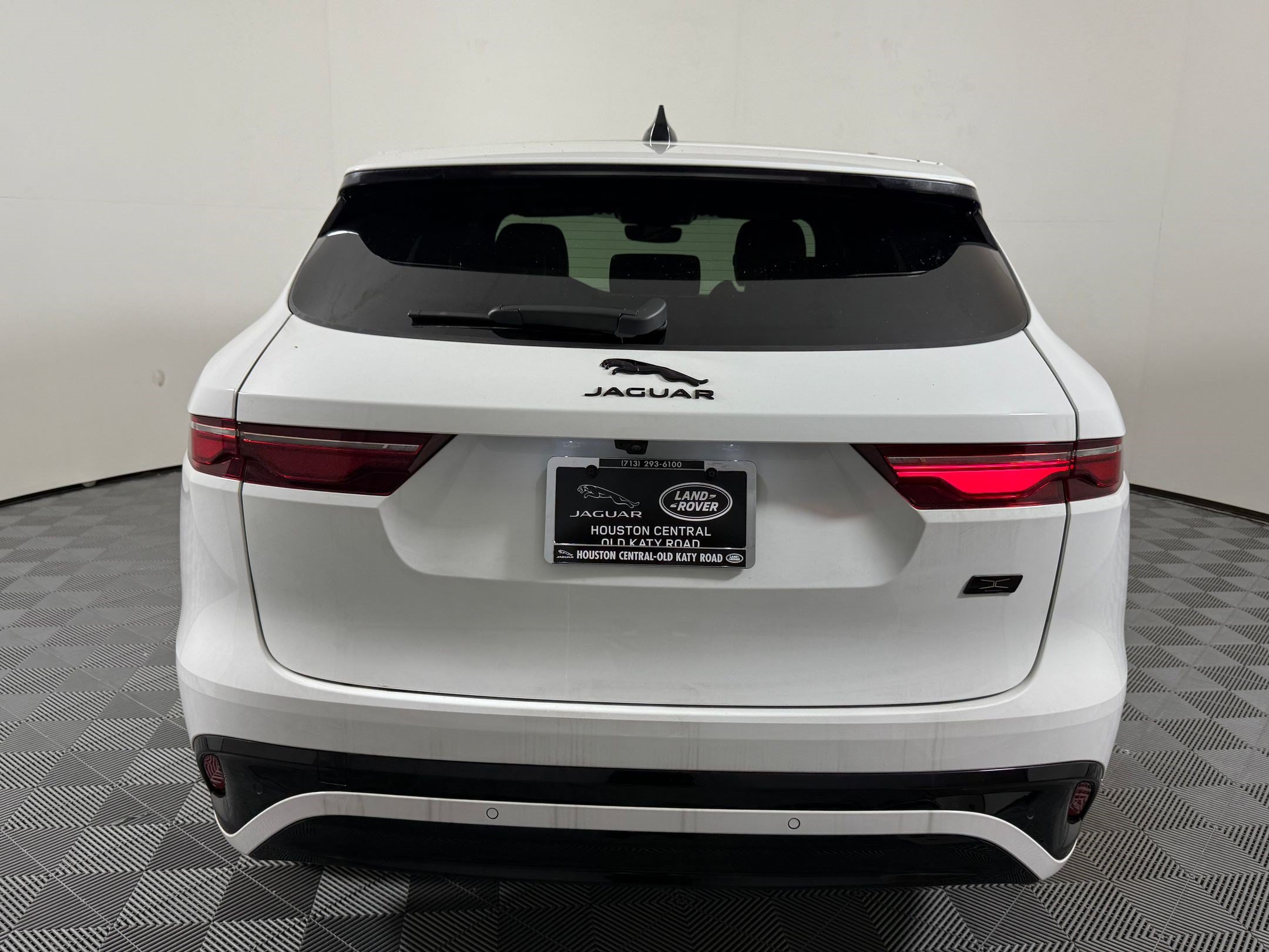 New 2026 Jaguar F-PACE R-Dynamic S AWD/4WD image 9