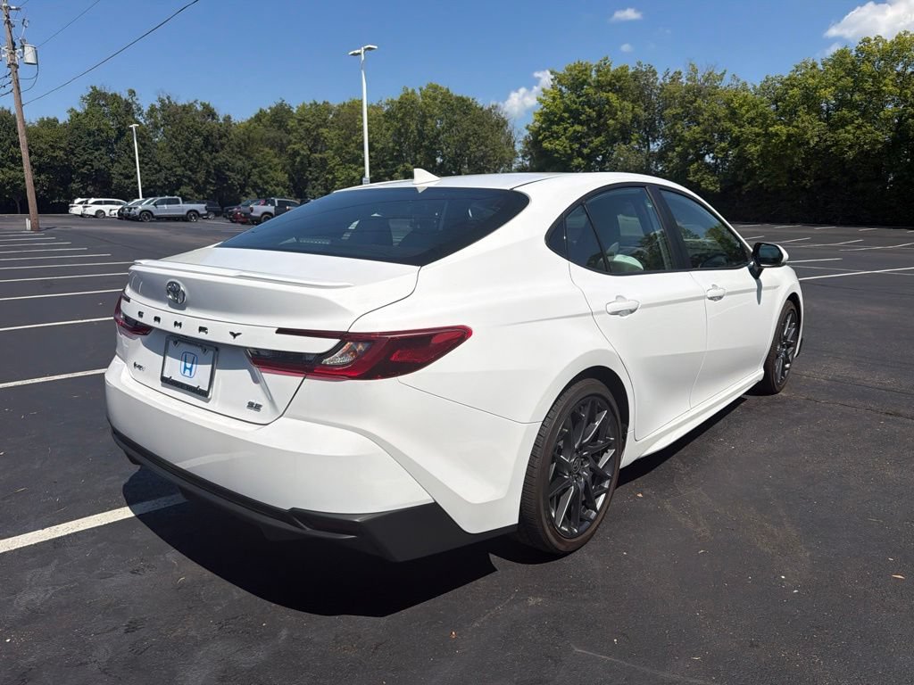 Used 2025 Toyota Camry SE w/ Convenience Package FWD image 5