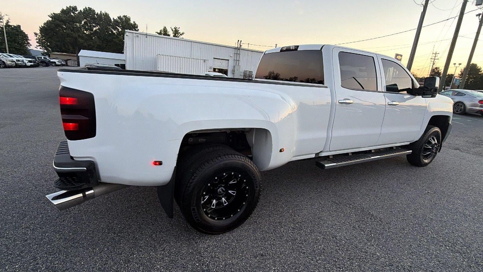 Used 2018 Chevrolet Silverado 3500 W/T w/ WT Convenience Package AWD/4WD image 8