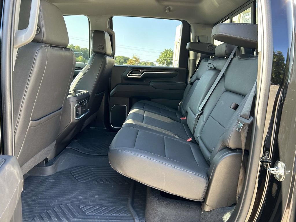 Used 2025 Chevrolet Silverado 2500 LTZ w/ LTZ Convenience Package AWD/4WD image 10