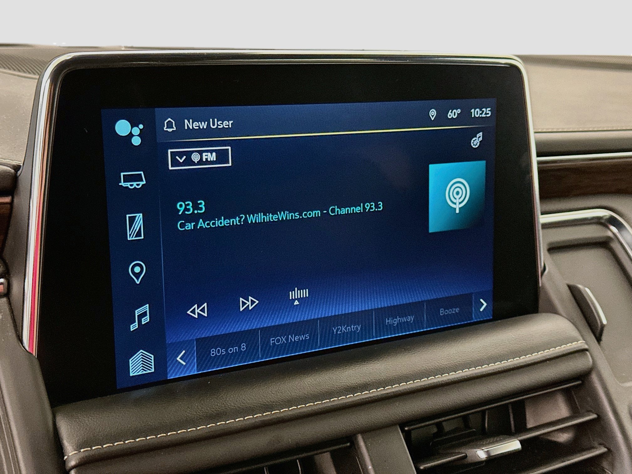 Used 2023 Chevrolet Suburban Premier AWD/4WD image 21