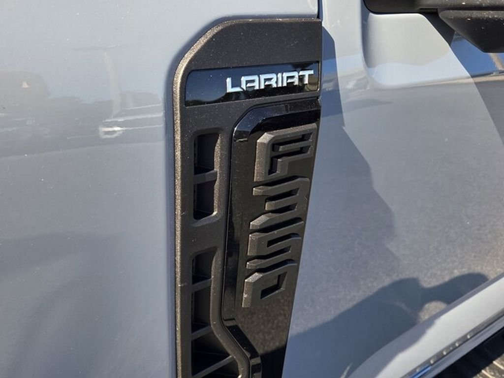 New 2027 Ford F350 Lariat w/ Black Appearance Package AWD/4WD image 19