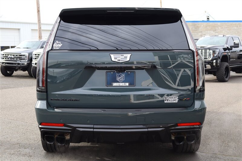 Used 2026 Cadillac Escalade V w/ LPO, ONYX Package AWD/4WD image 4