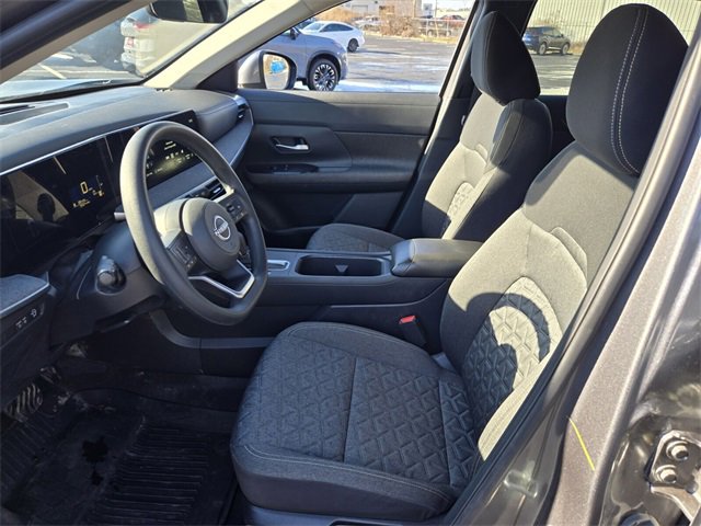 Certified 2025 Nissan Kicks SV w/ Illumination Package image 9