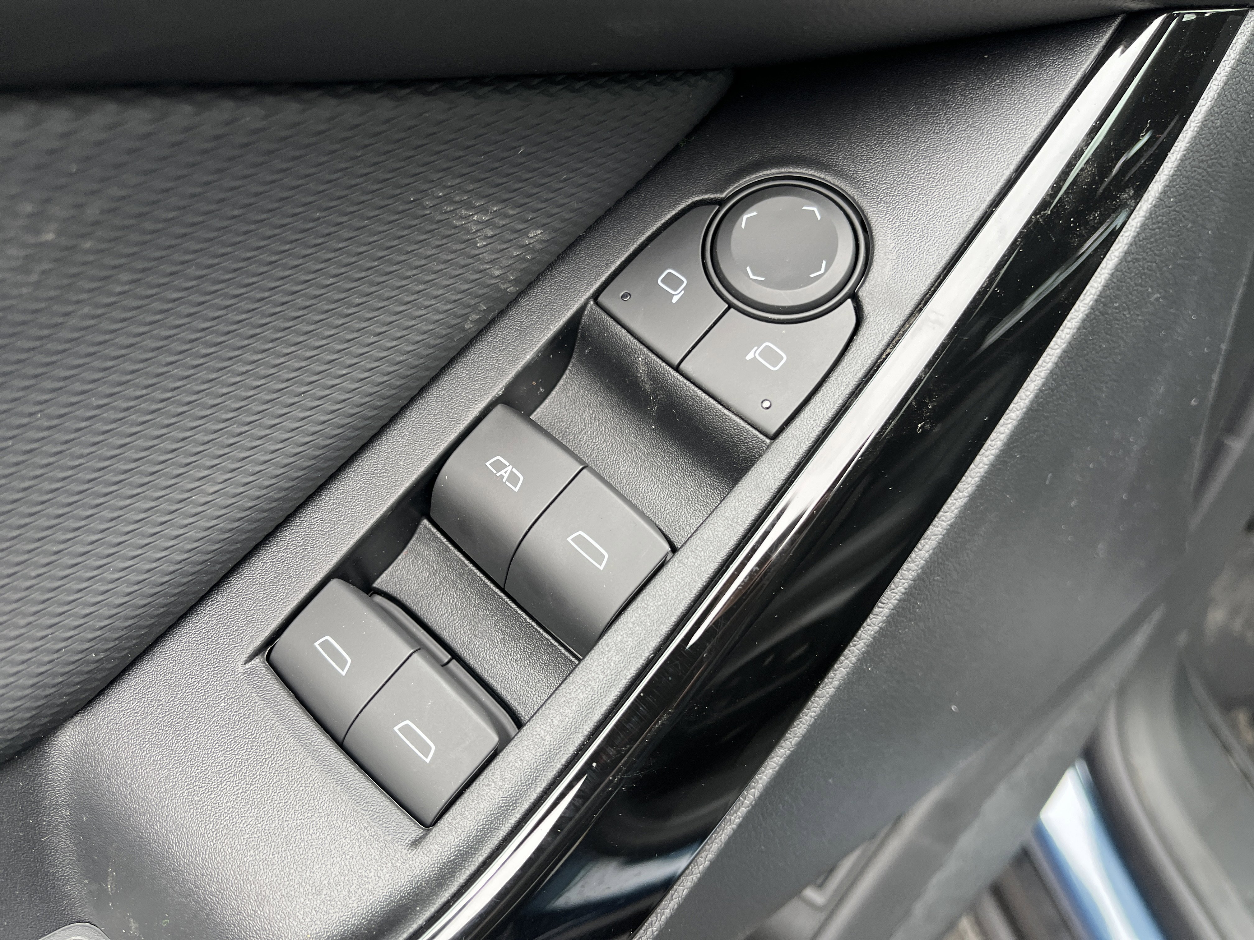 New 2026 Chevrolet Equinox LT w/ Convenience Package II image 4